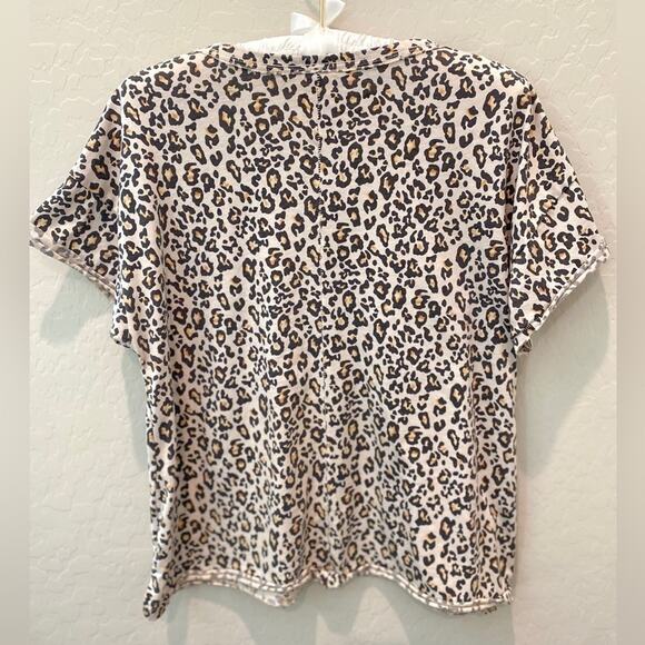 WHITE CROW Buckle Leopard Print Pocket Tee Neutral Cheetah Graphic T-Shirt | XS - Picture 5 of 8